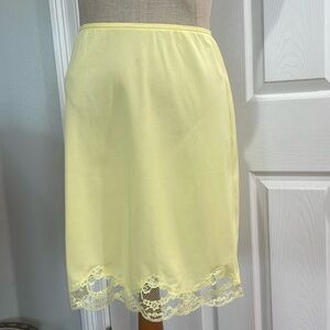 Vintage 50s Van Raalte lace half slip yellow nylon made in USA women’s size S